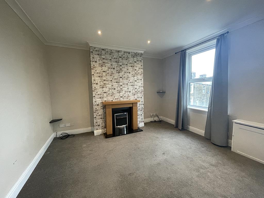 3 bedroom end terrace house SSTC in Barnoldswick - Lounge